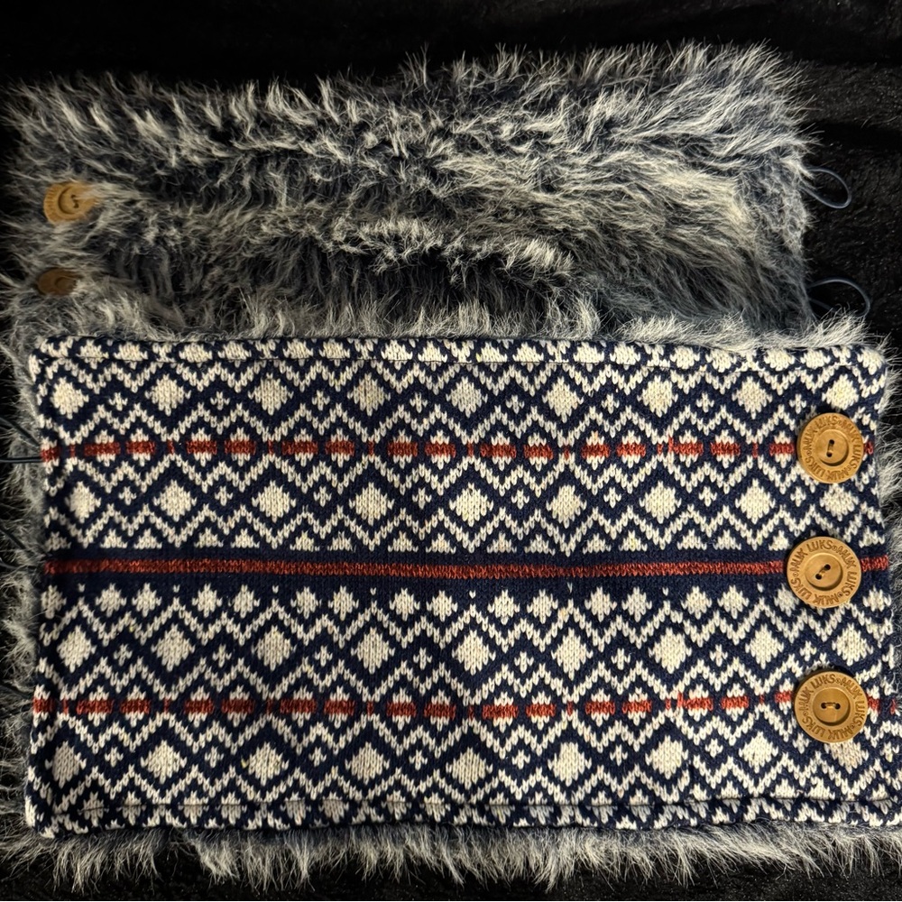 Muk Luks Blue and White Patterned leg warmers